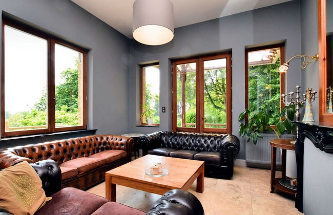 A Beautiful Art Nouveau House With an Enormous Garden - Foto 13