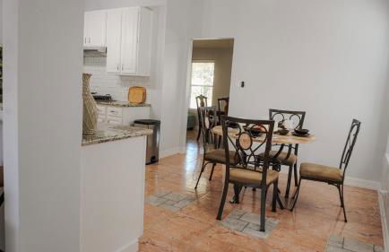 Maple House Romantic Getaway WHot Tub Near IAH - Foto 34