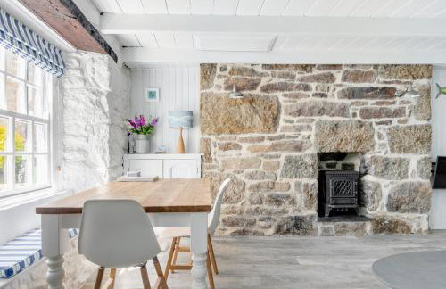 Tregwary Cottage - Photo 13