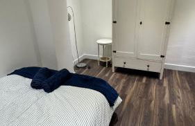 Spacious 3 Bed House with Garden & Free Parking - Foto 11