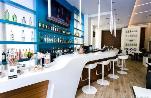 Studio BeachWalk, Ocean Breeze & 2 Full Beds - Foto 9