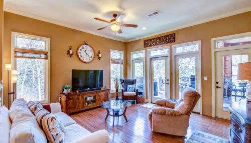 West Union Townhome with Patio and Lake View - Foto 4