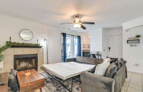 Less Than 1 Mi to Beach Galveston Condo with Fenced Patio - Foto 5