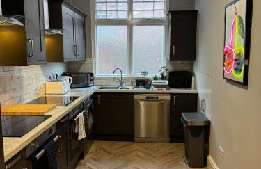 Very Large Central Property - Foto 32