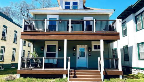 Trendy and Stylish 3BR Uptown Duplex - Foto 1