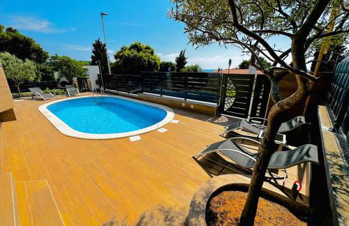 SANJA - with a large covered terrace and pool - Foto 3