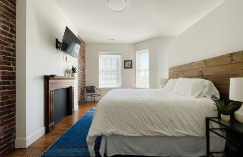 Historic 1900s Townhome with a Modern Flair - Foto 23