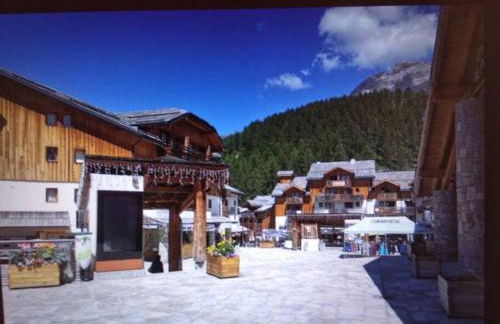 T2 Les orres 1800 pied des pistes avec piscine - Foto 18