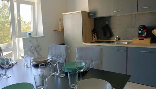 D-Quadrat FeWo "Doni" für Familien, Geschäftsreisende und Urlauber, mit 3 Zimmern, Tageslichtbad, Südbalkon und Kingsize-Betten, für bis max 6 Erwachsene und 2 Kleinkinder - Foto 2