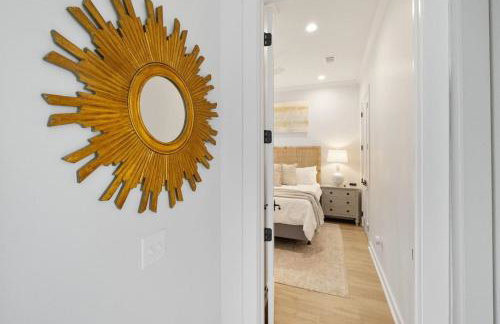 Chandeluer Shore 9 - Steps to Beach, Pet-Friendly, Pool, Fast WiFi - Foto 18