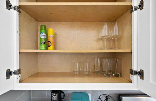 Cozy Home Near MedCenter, Uptown, & Downtown - Foto 6