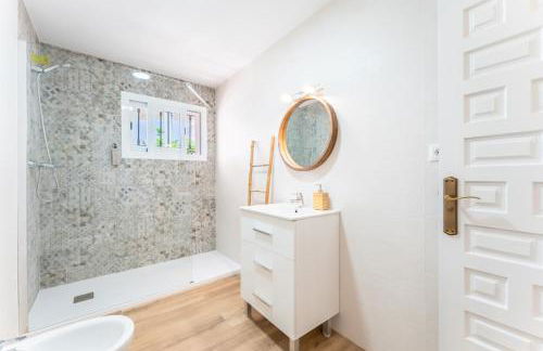 VB Villa Coto 7BR w Pool & Views - Photo 5