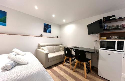 In The Heart Of The City - Cosy Studio - Close to RER - Foto 12