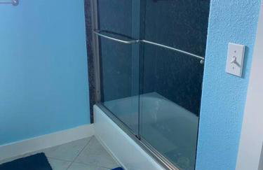 JUST LISTED Beach House Steps Away from the Beach - Foto 15