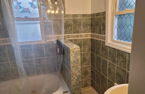 Two-Bedroom Home 25 min to NYC Free parking-UNIT-1 - Foto 13