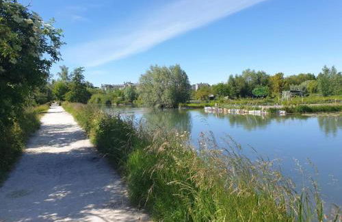 Studio Renard quartier marais, terrasse en rez de jardin, matelas confort - Foto 11