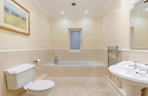 Lakeside Cottage - Photo 8