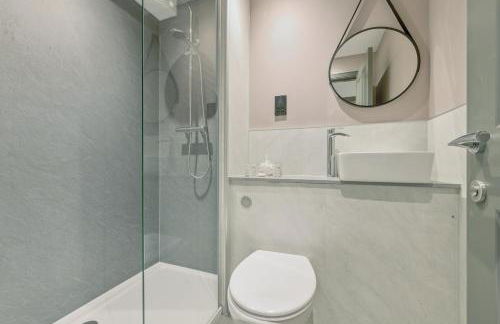 Holyrood Aparthotel - Photo 118