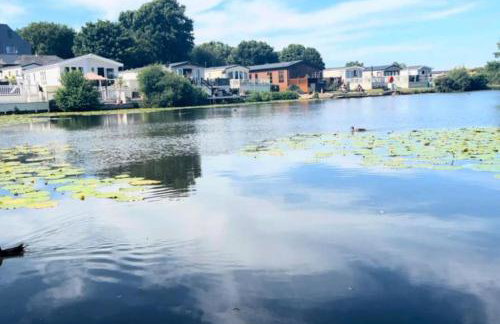 Coghurst Hall Holiday Home Sleeps 6, 2 bedrooms - Foto 27