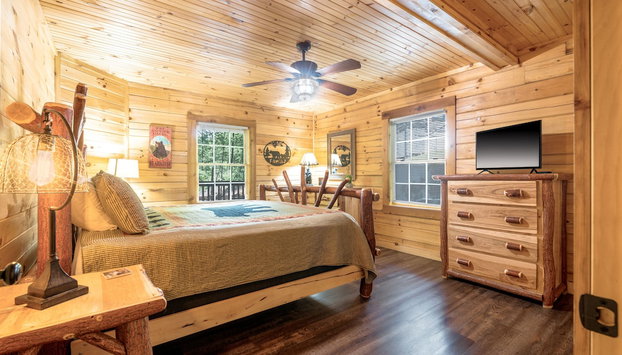 270 Black Bear 3 Bedroom Cabin by RedAwning - Foto 5, Habitación