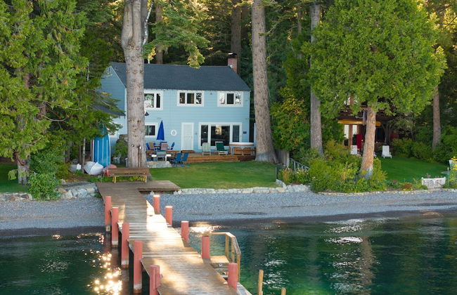 Lakefront Haven by Avantstay Minutes to Ski Resorts Private Dock Boat - Photo 1