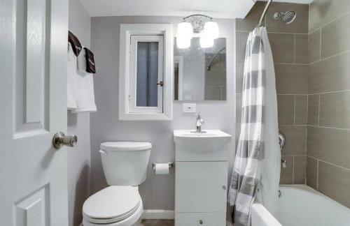 Beautiful 2 Bedroom across from The House of Representatives - Foto 24