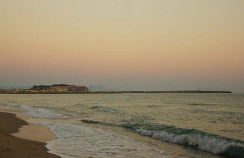 Nature Retreat Green Oasis Villa with Private Pool & Rooftop Hot Tub - Foto 49