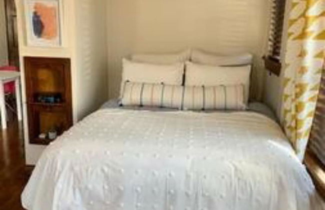 Evie's apartment - Photo 9