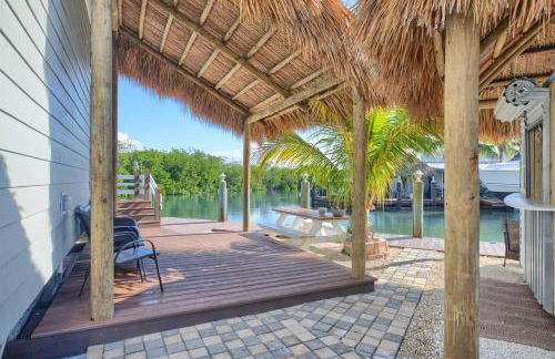 Tiny Home on Waterfront, Bay Views, Deck, Pool - Photo 20