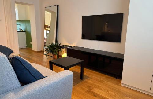 Comfort Stay Legnano - Appartamento di 85m2 con 2 bagni, Smart TV, WiFi ultra veloce e angolo lavoro, perfetto per visitare Milano in relax - Photo 6