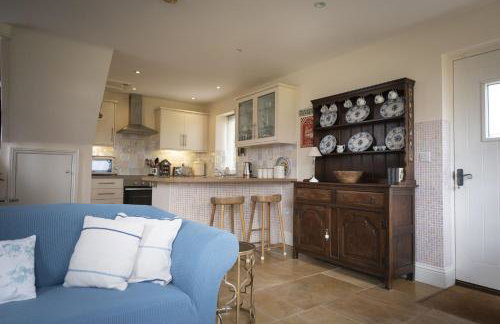 Winsbury Cottage - Photo 8