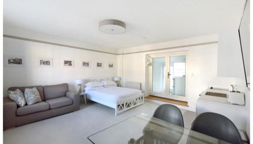 Dunster Studio Apartment - Photo 4