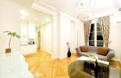 Arty chic flat between Arc de Triomphe & Eiffel Tower - Foto 13