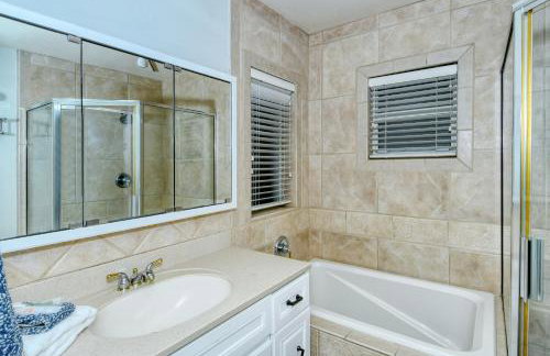 Walk to Beach, Restaurants, Shopping/Hot Tub! - Foto 28