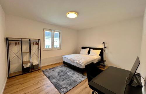 Workplace Apt/27inch Screen for 2 or 4/Kitchen - Foto 4