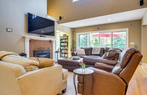 3 Mi to Megansett Beach Home with Pool and Game Room - Foto 5