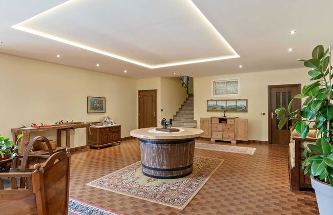 Belvilla by OYO Charming Apartment in Brez With TV - Foto 2