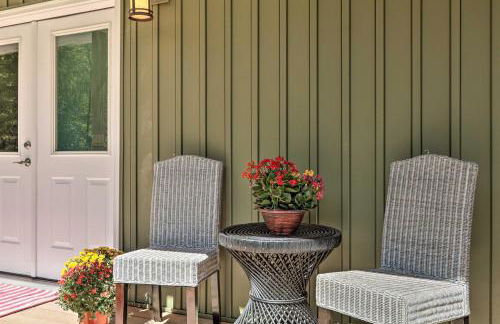 16 Mi to Ski Slopes! Creekside Poconos Cottage - Foto 21