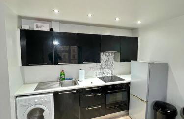 Modern 1-Bed Retreat Cozy, Bright and Central - Foto 17