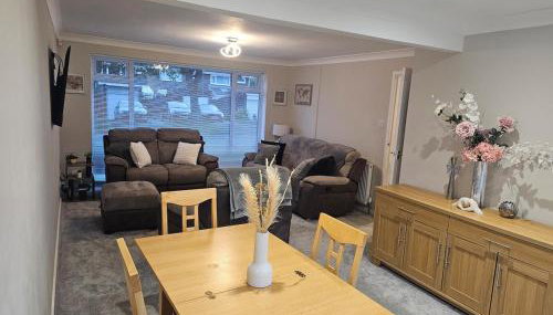 Spacious 3 Bed Home - Cramlington - Free Parking - Pets Welcome - Foto 1