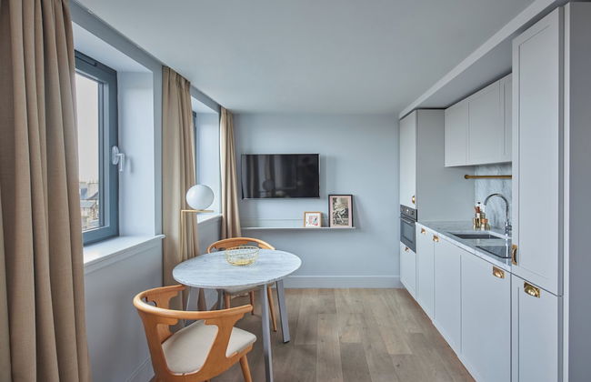 Eden Locke - Photo 24