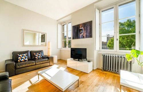 Appartement T3 de Prestige proche du Jardin Public de Bordeaux - Foto 3