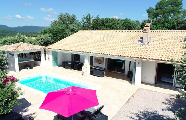 Modern Holiday Home With Private Pool and Garden - Foto 17