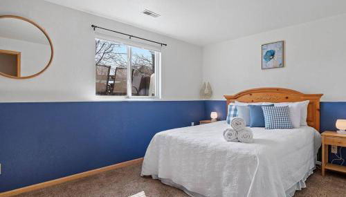 Stylish 5 BR- LG Fenced Backyard and Playground - Foto 4