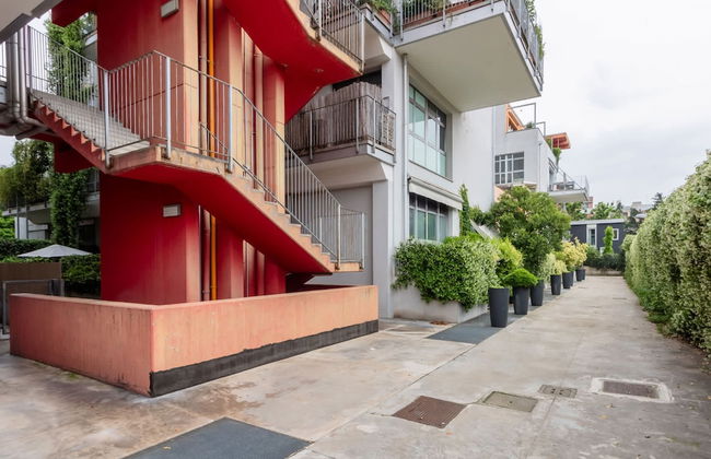 Stylish Apartment With Balcony - Photo 22