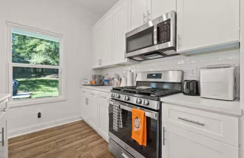 Charming Escape with Hot Tub & Fire Pit Winter Haven! - Foto 27