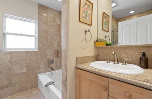 New Listing Burbank Retreat by Colby & Conrad - Foto 36