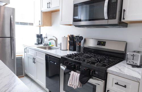 Sunlit 2BR Central Park North elevator & laundry - Foto 31