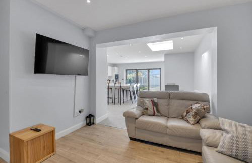 4 Bed House-Garden-Parking-15 min Elizabeth Line - Foto 23