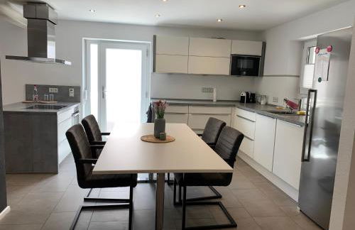 FeWo Lina - Komfortwohnung mit Badewanne, Kamin & Klima - Foto 4